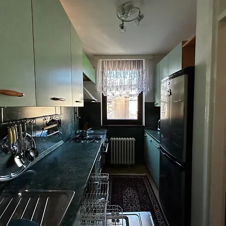شقة Skenderija