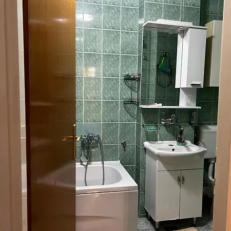 شقة Skenderija